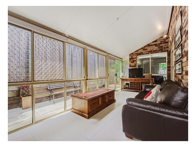 Seventeen Mile Rocks QLD 4073