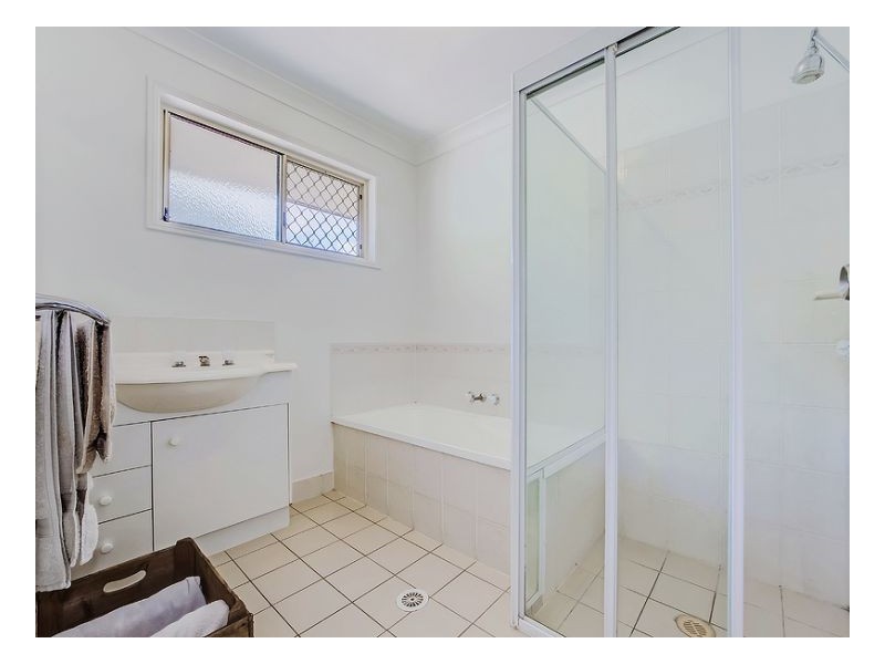 Seventeen Mile Rocks QLD 4073