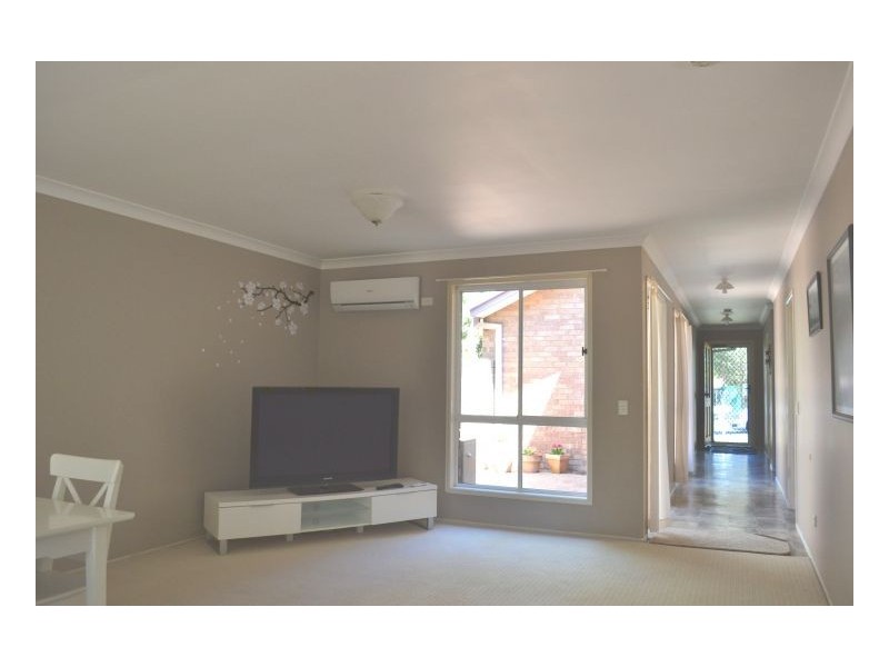 5 Stuart Pl, Forest Lake QLD 4078