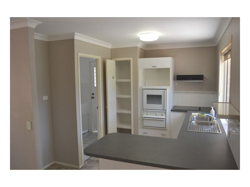 5 Stuart Pl, Forest Lake QLD 4078