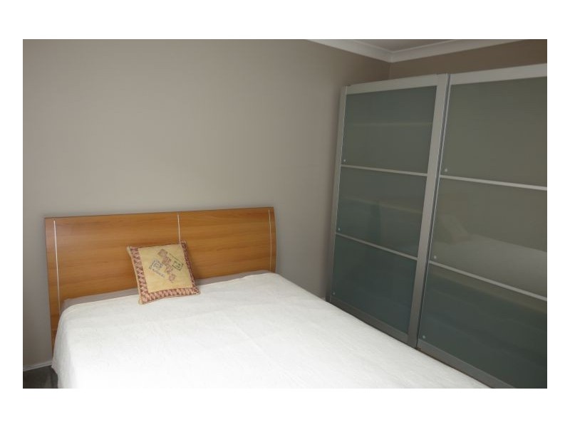 5 Stuart Pl, Forest Lake QLD 4078