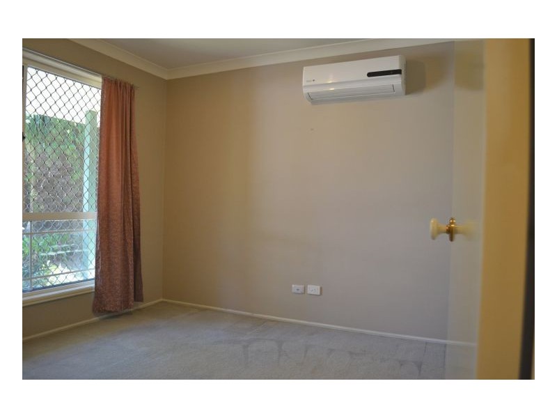 5 Stuart Pl, Forest Lake QLD 4078