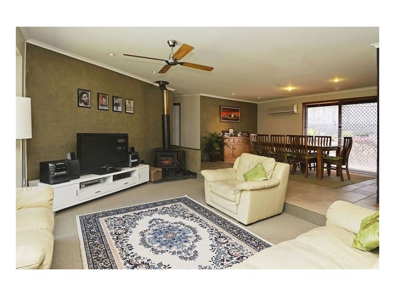 Seventeen Mile Rocks QLD 4073