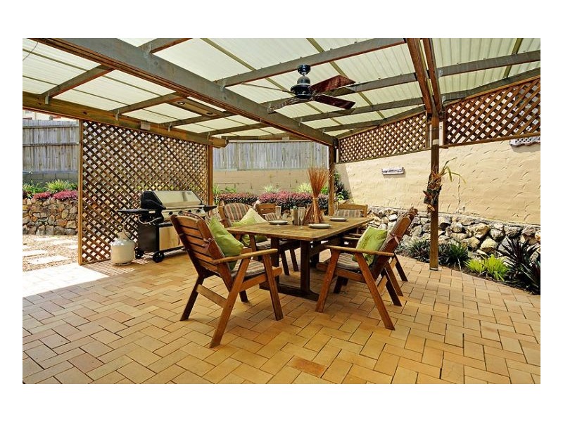 Seventeen Mile Rocks QLD 4073