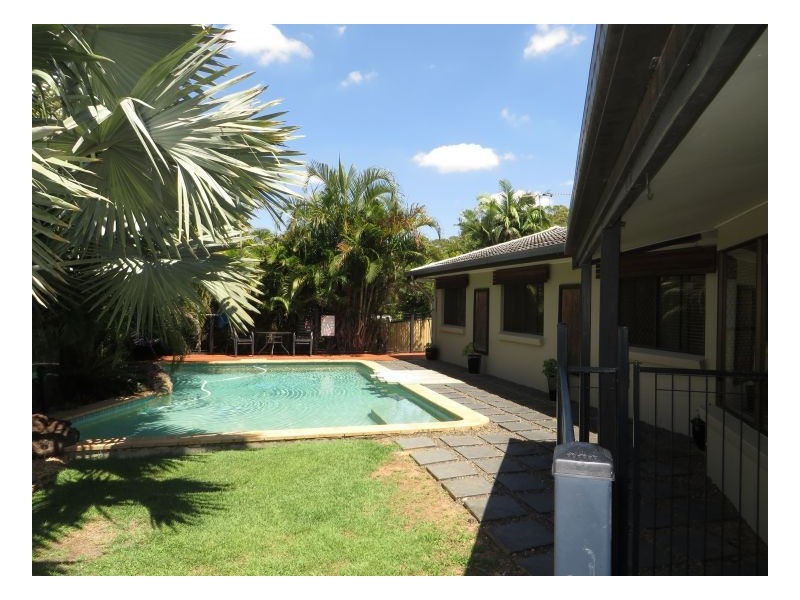 Seventeen Mile Rocks QLD 4073