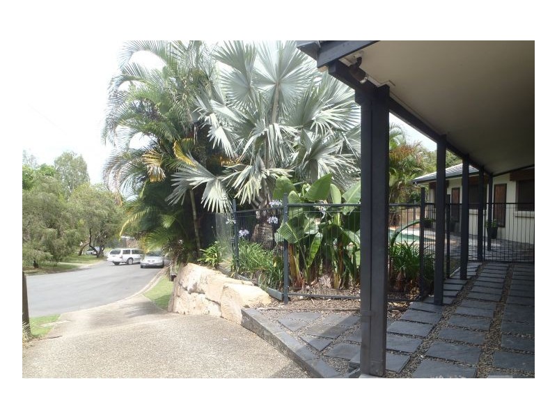 Seventeen Mile Rocks QLD 4073