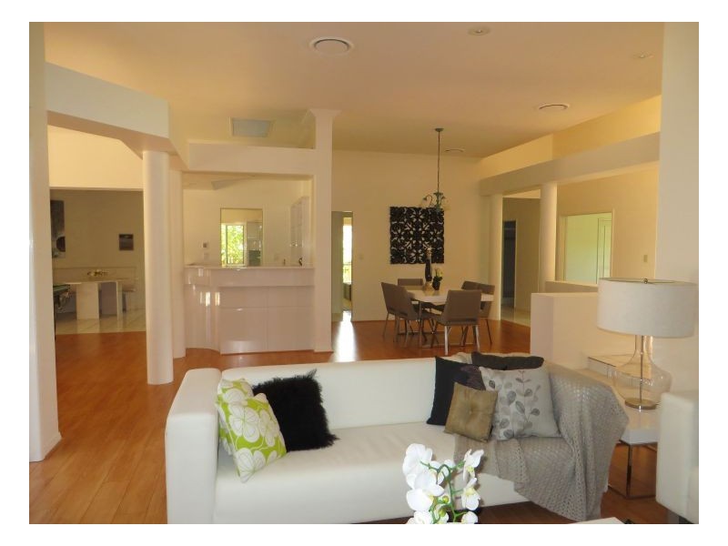 Mount Ommaney QLD 4074