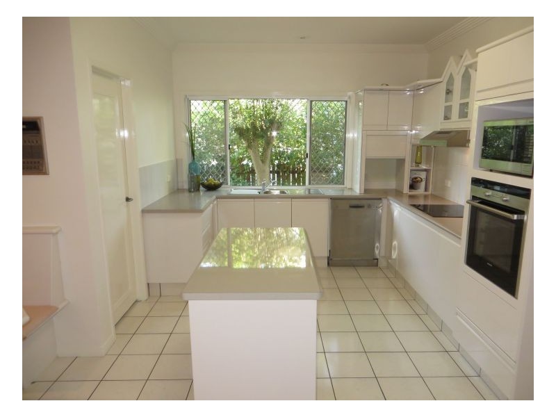 Mount Ommaney QLD 4074