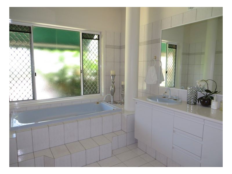 Mount Ommaney QLD 4074