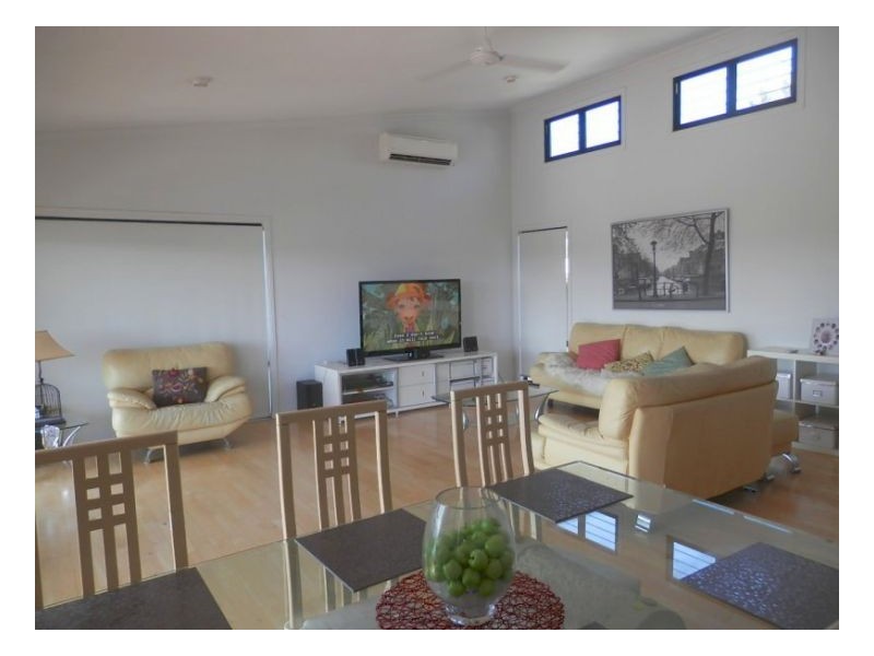 Seventeen Mile Rocks QLD 4073