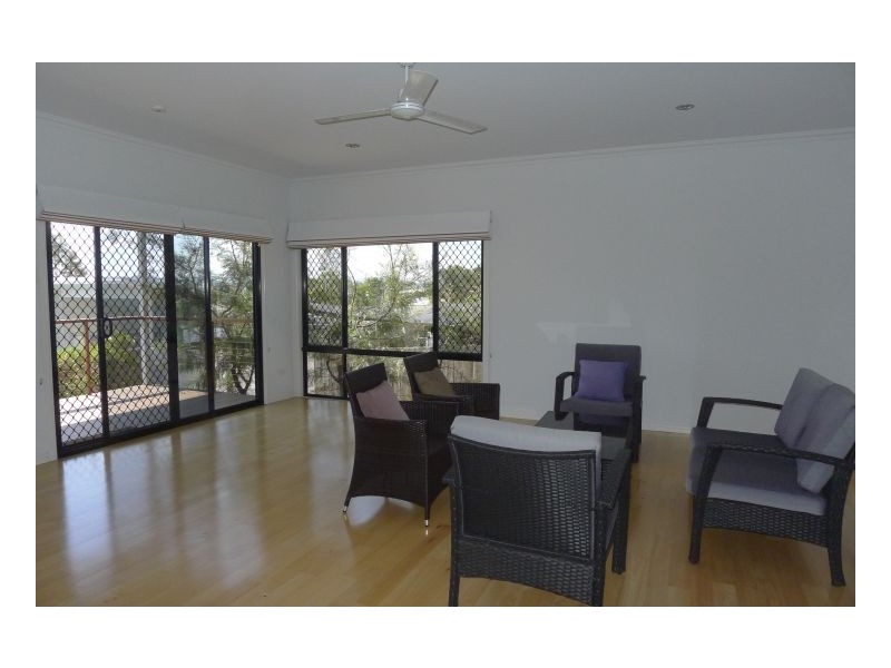 Seventeen Mile Rocks QLD 4073