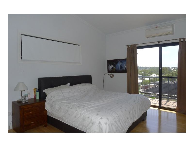 Seventeen Mile Rocks QLD 4073