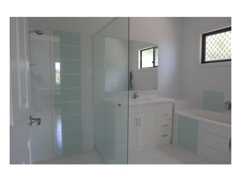 Seventeen Mile Rocks QLD 4073