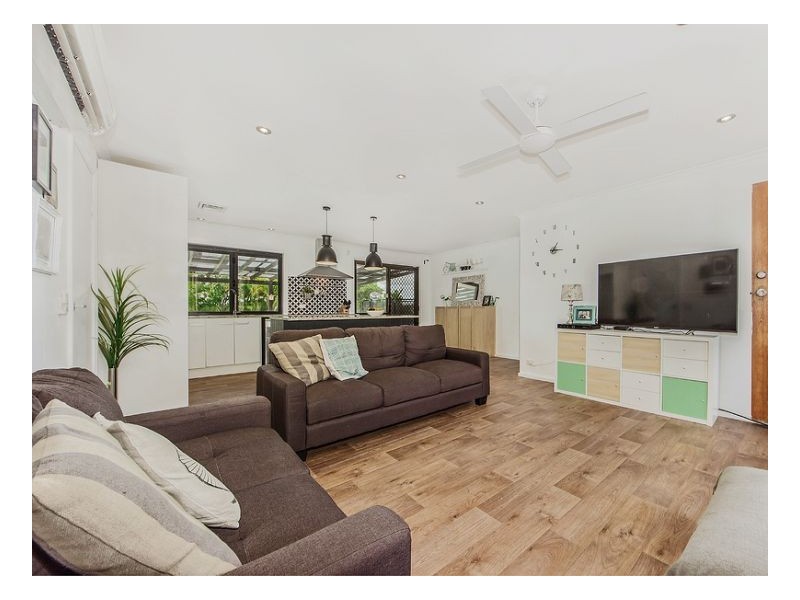 95 Sumners Rd, Jamboree Heights QLD 4074