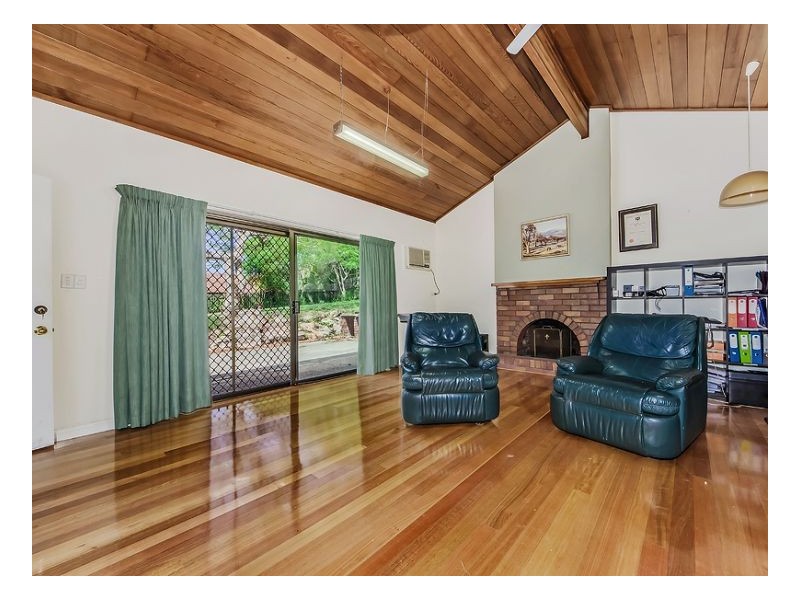 Mount Ommaney QLD 4074