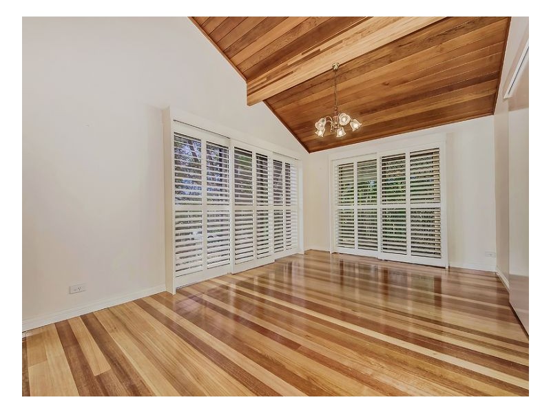 Mount Ommaney QLD 4074