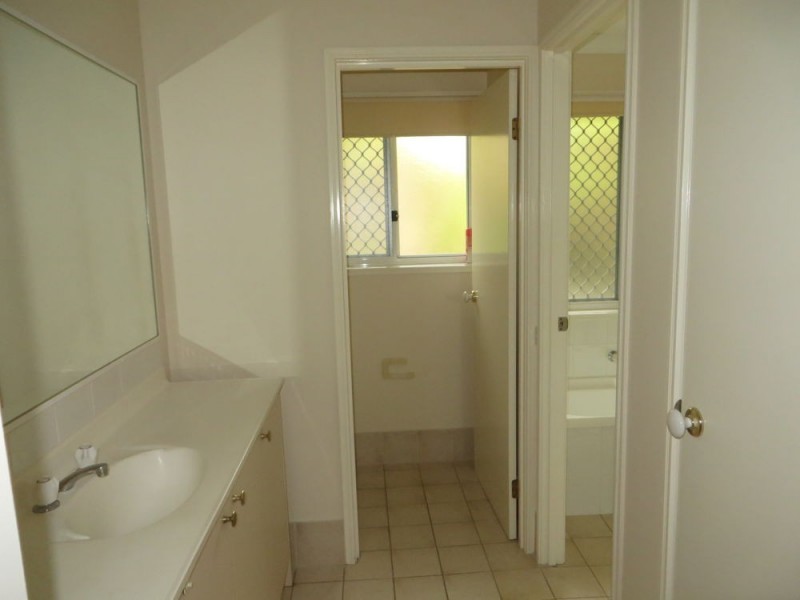 2 Stockwhip Place, Sumner QLD 4074