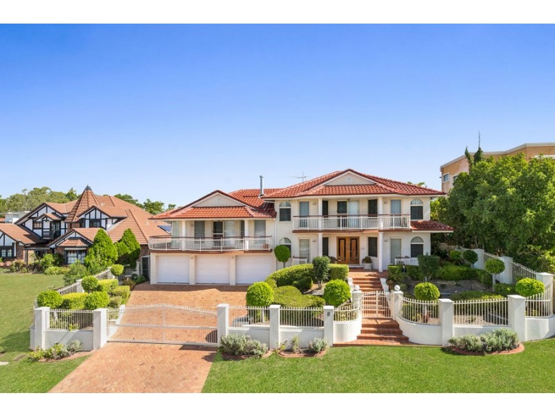 8 Becker Place, Mount Ommaney QLD 4074