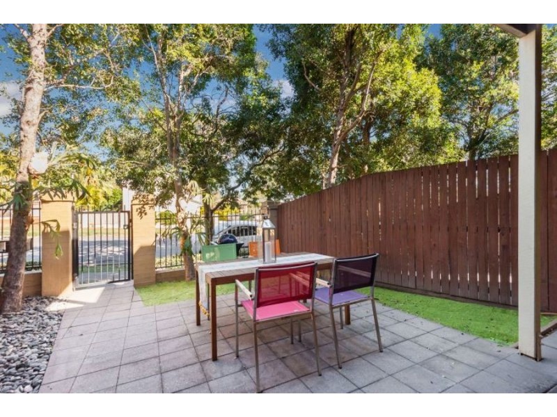 2/34 QUERRIN STREET, Yeronga QLD 4104
