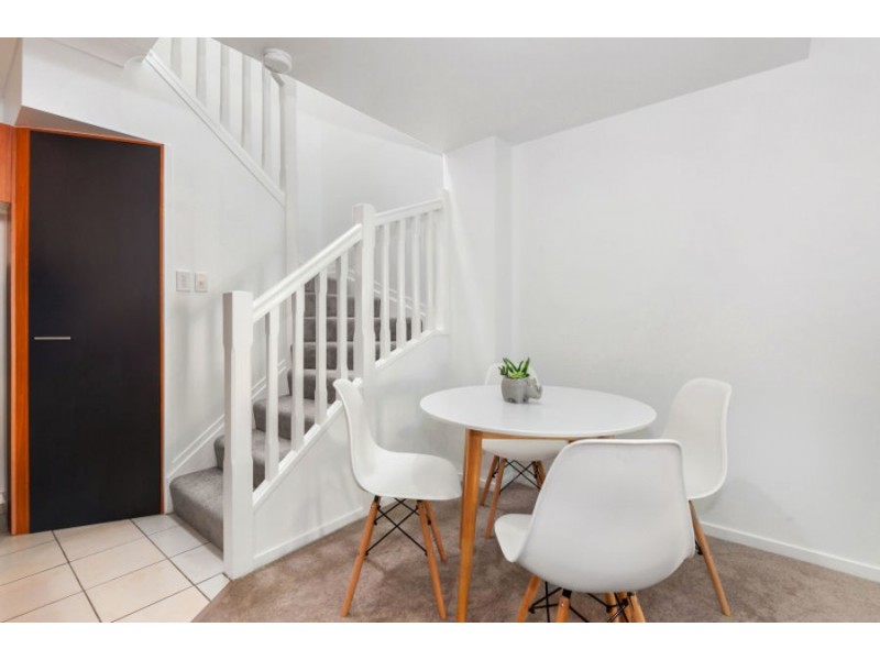 2/34 QUERRIN STREET, Yeronga QLD 4104