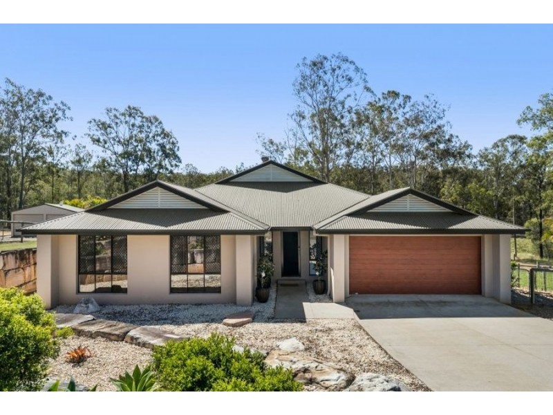 24 Lipizzaner Place, Pine Mountain QLD 4306