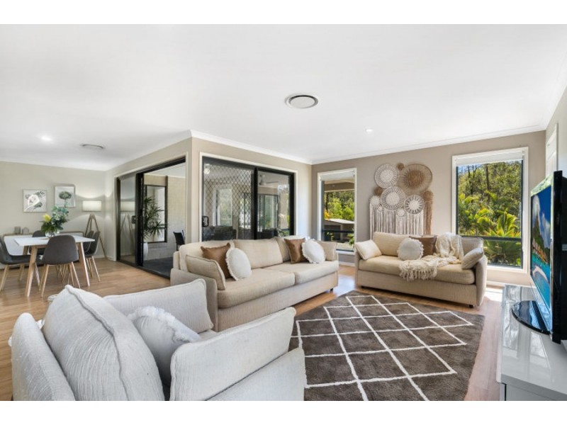 24 Lipizzaner Place, Pine Mountain QLD 4306