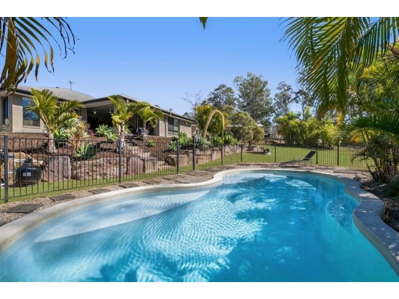 24 Lipizzaner Place, Pine Mountain QLD 4306