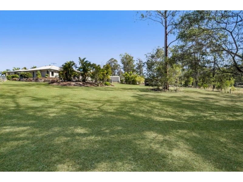 24 Lipizzaner Place, Pine Mountain QLD 4306