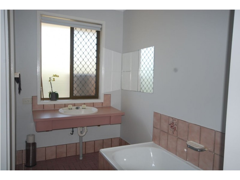 25 Paluna Street, Riverhills QLD 4074