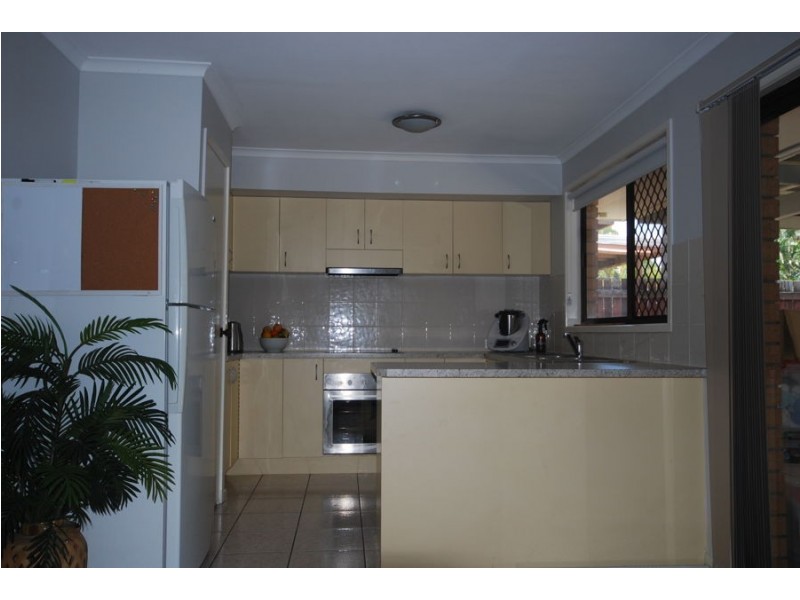 25 Paluna Street, Riverhills QLD 4074