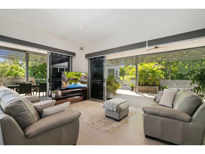 18 Cringle Place, Mount Ommaney QLD 4074