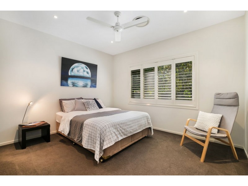 18 Cringle Place, Mount Ommaney QLD 4074