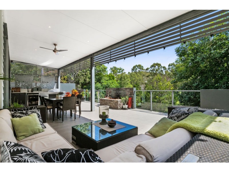 18 Cringle Place, Mount Ommaney QLD 4074