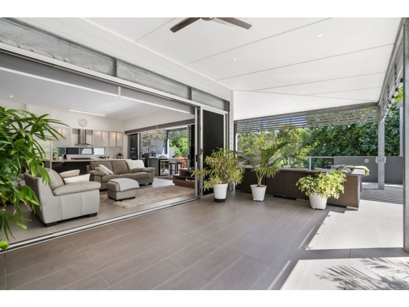 18 Cringle Place, Mount Ommaney QLD 4074