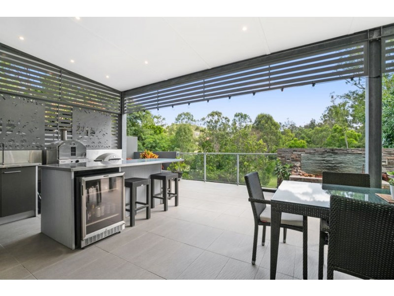 18 Cringle Place, Mount Ommaney QLD 4074