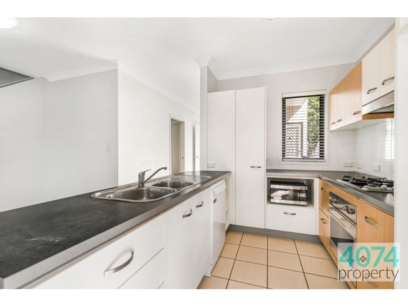 74 Greenway Circuit, Mount Ommaney QLD 4074