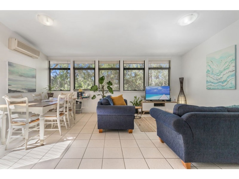 74 Greenway Circuit, Mount Ommaney QLD 4074