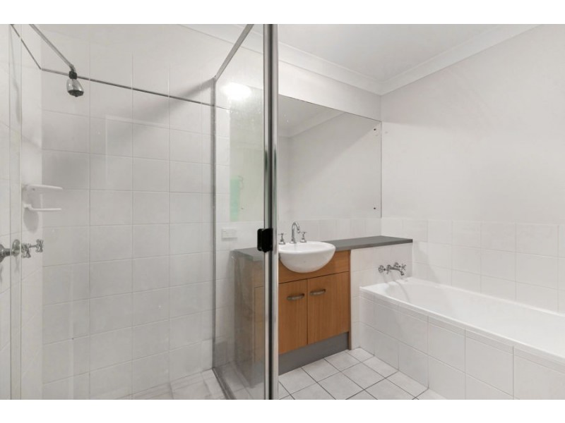 74 Greenway Circuit, Mount Ommaney QLD 4074