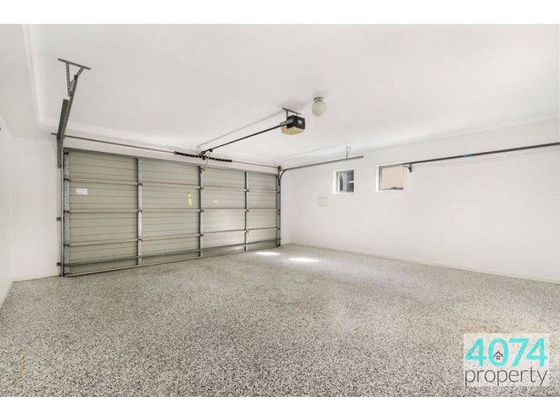 74 Greenway Circuit, Mount Ommaney QLD 4074