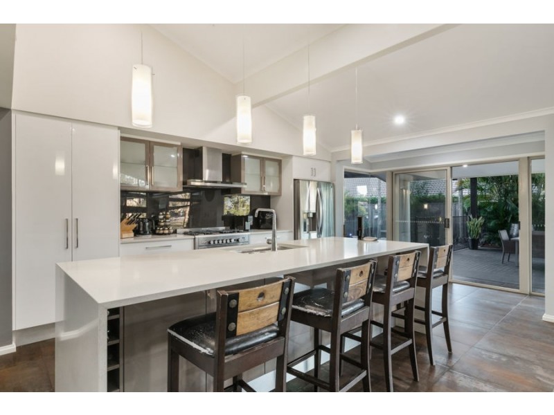 15 Baikal Place, Westlake QLD 4074