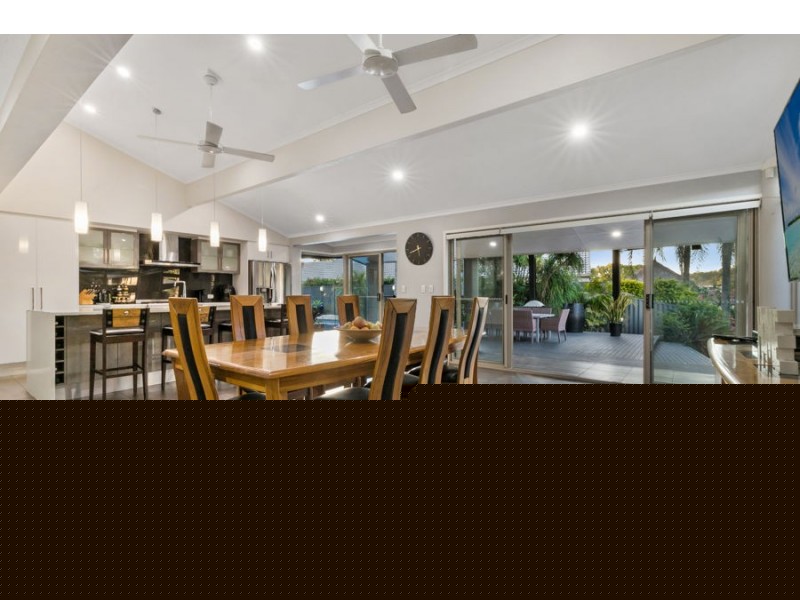 15 Baikal Place, Westlake QLD 4074