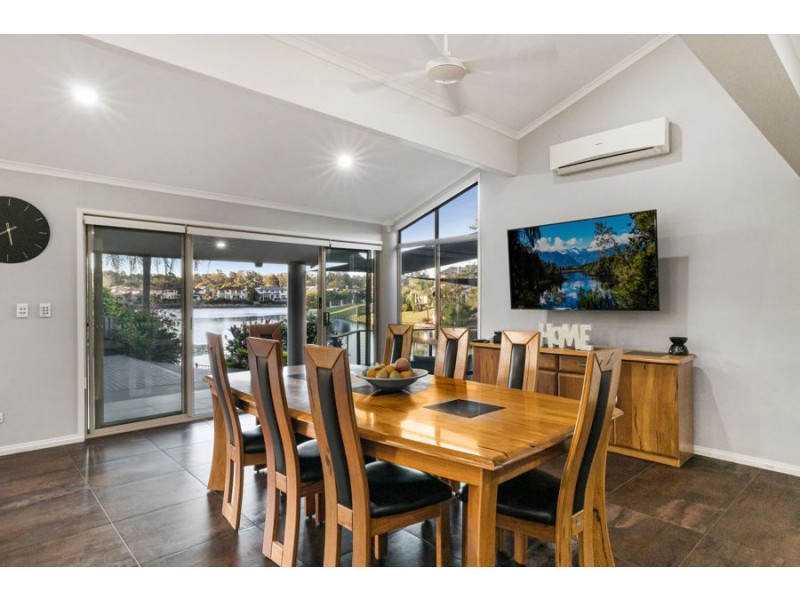 15 Baikal Place, Westlake QLD 4074