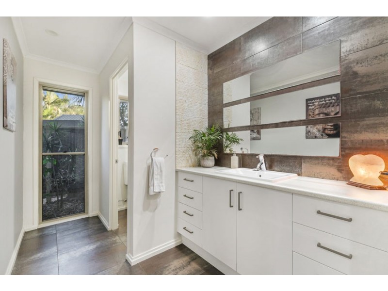 15 Baikal Place, Westlake QLD 4074