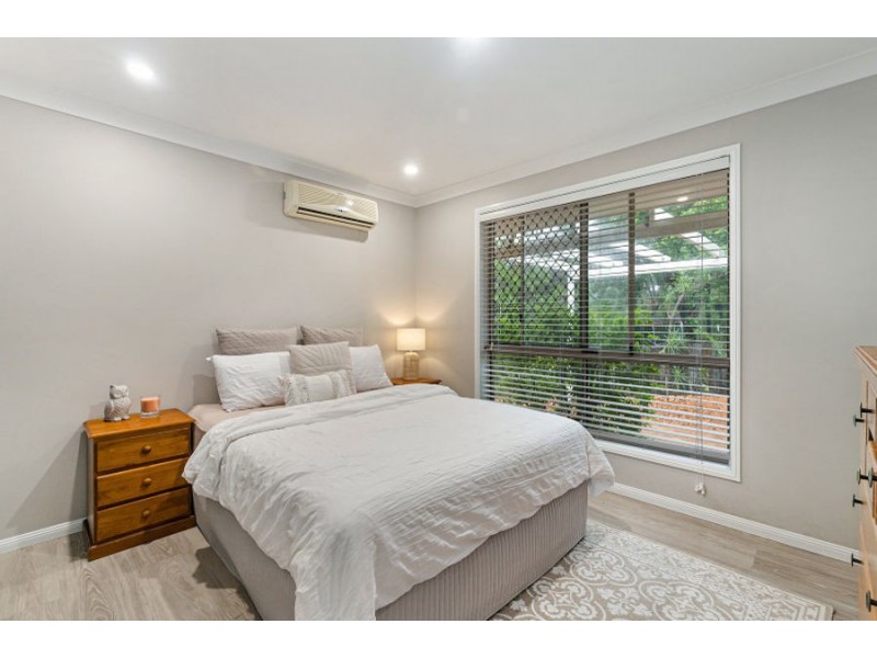 27 Dove Tree Crescent, Sinnamon Park QLD 4073