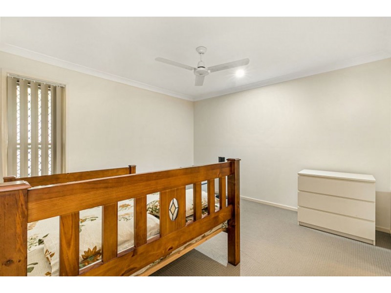 1/6 Oakmoss Drive, Springfield Lakes QLD 4300