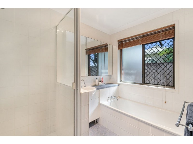 48 Paluna Street, Riverhills QLD 4074