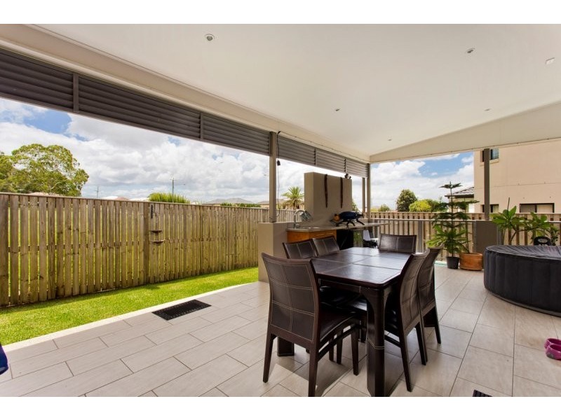 3 Belvista Place, Bridgeman Downs QLD 4035