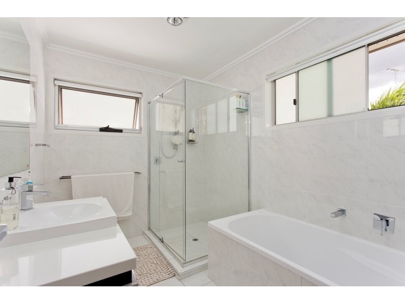 3 Belvista Place, Bridgeman Downs QLD 4035