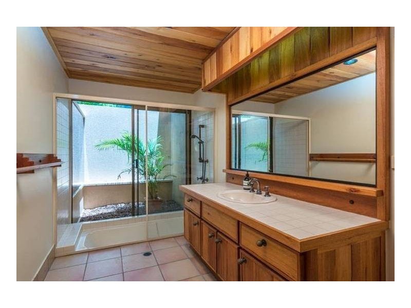 9 Blackstone Street, Indooroopilly QLD 4068