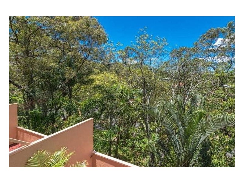 9 Blackstone Street, Indooroopilly QLD 4068